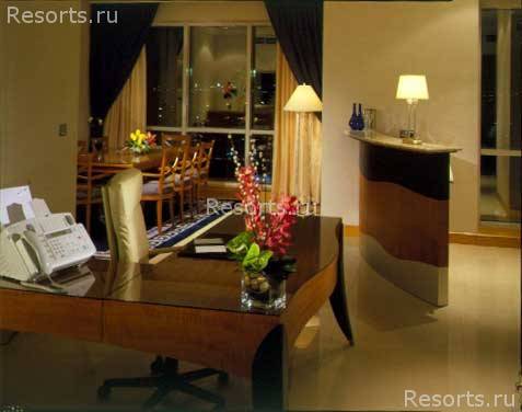 The Fairmont Dubai 35